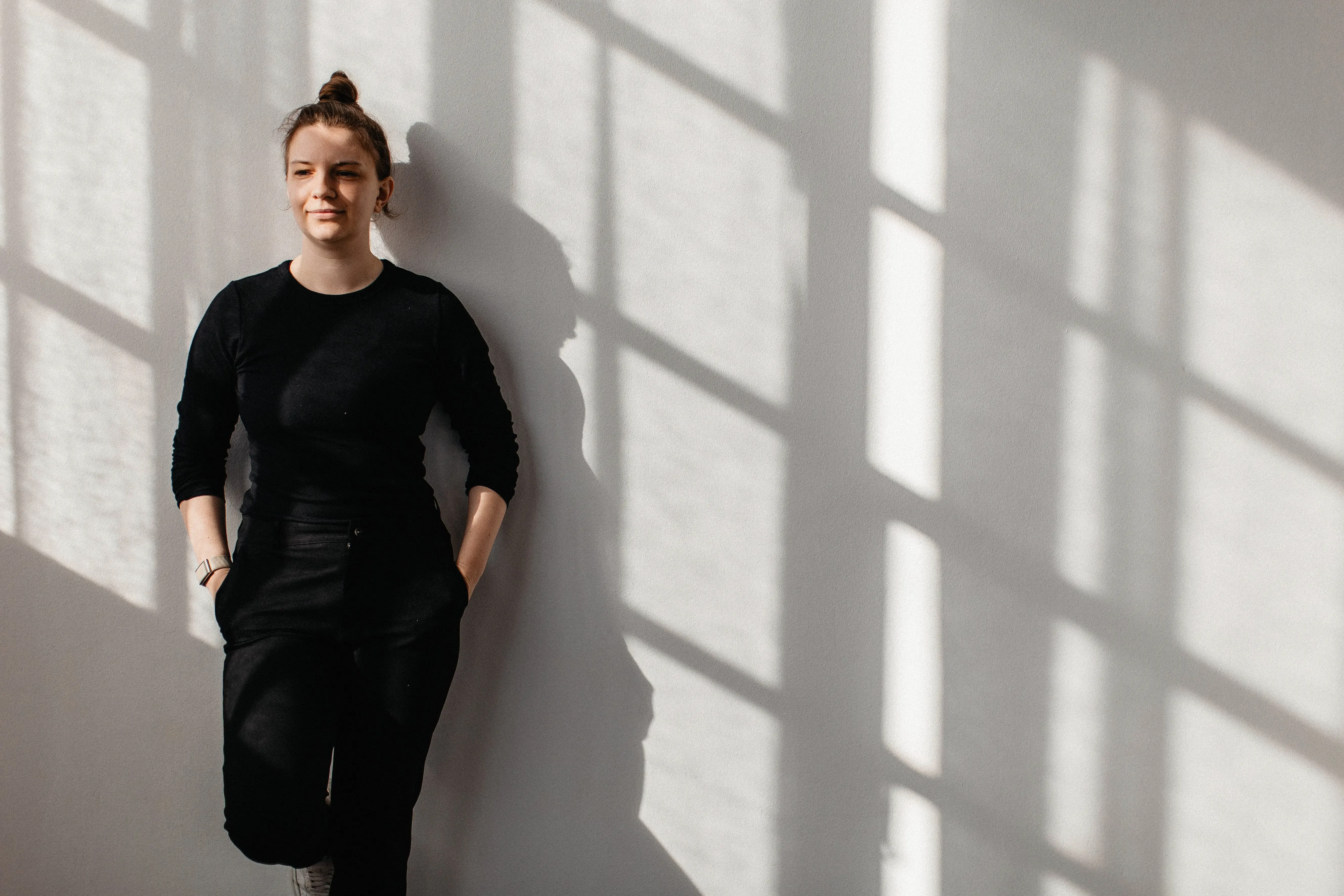 Lea Giltjes am Schreibtisch